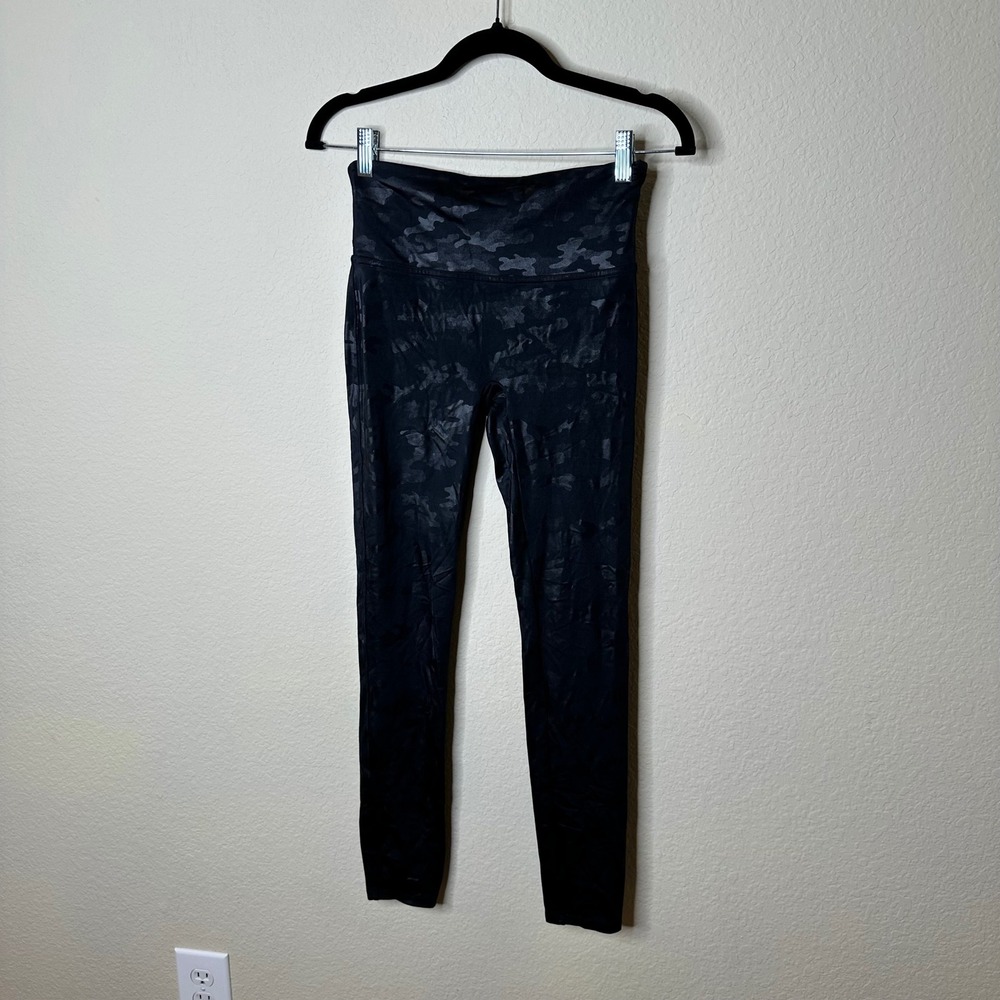 Spanx Camo Leggings Black High Waisted Compression M Yoga Gym Tummy Control